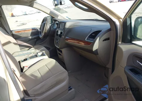 2011 Chrysler Town & Country Touring from USA, damaged, VIN 2A4RR5DG7BR633728